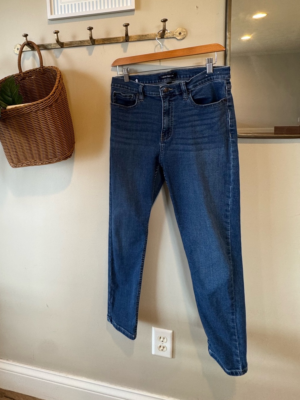 Calvin Klein Jeans Medium Wash Slim Straight Leg Jeans | Size 12/31